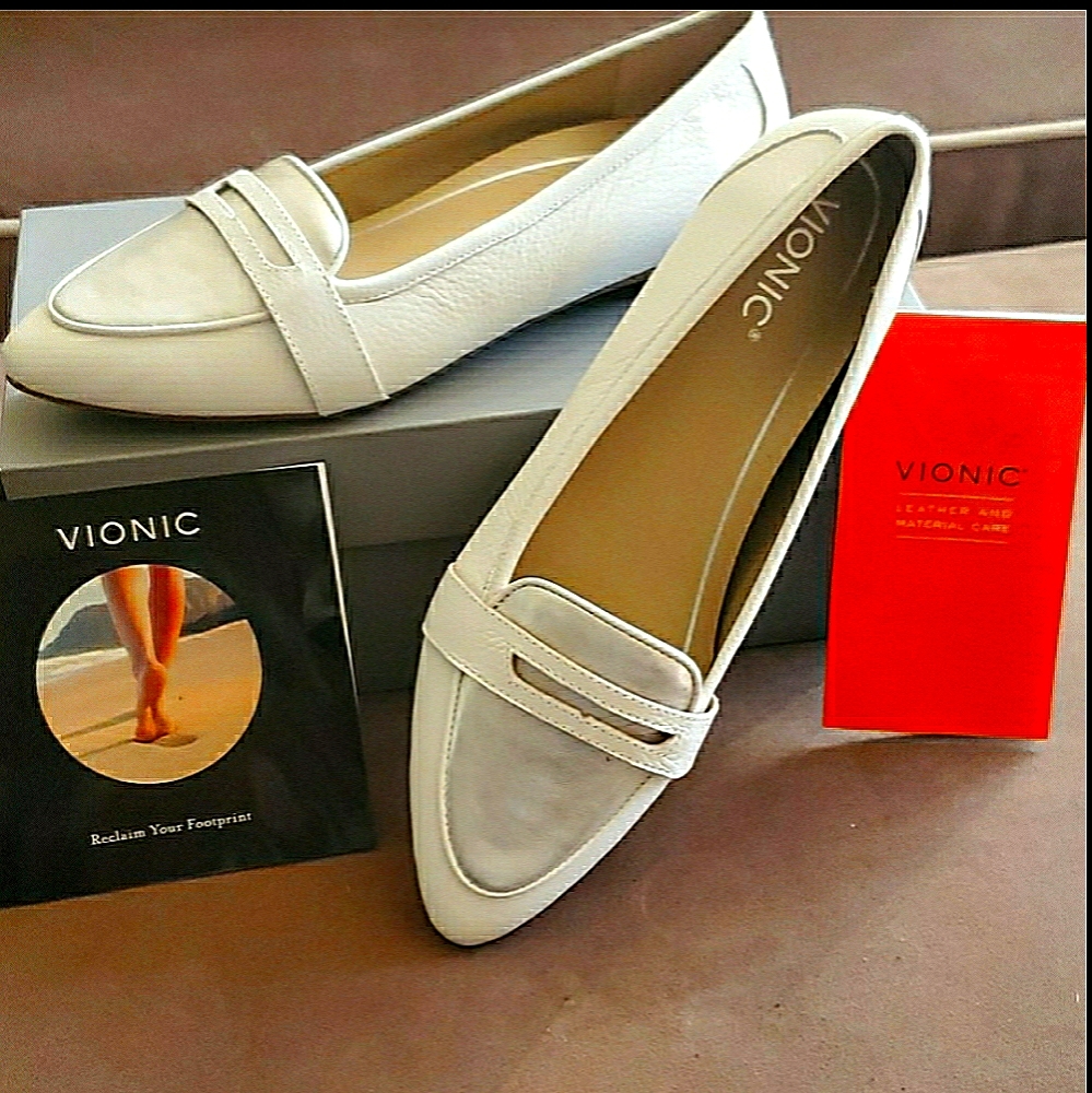 Vionics Savannah Flats White/Silver Size 9…